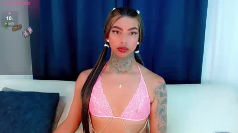 Snapshot of laura_sweet7 chatting on October 24, 5:48 am Laura online show from October 24, 5:48 am