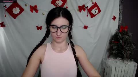 Laura online show from December 23, 9:05 am