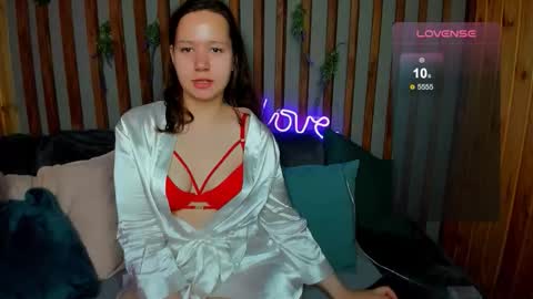 Snapshot of lauraellinss chatting on September 29, 9:14 am Laura online show from September 29, 9:14 am