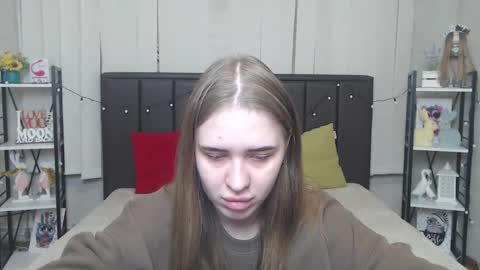 LauraHlot online show from October 10, 5:45 pm