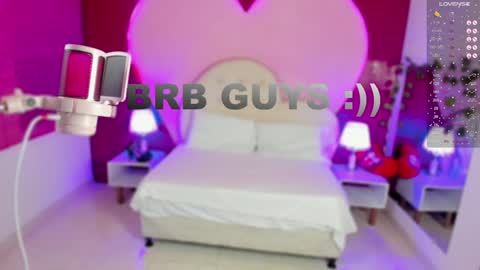 Snapshot of lauramartin1 chatting on January 24, 1:13 am Laura MartinGMT-5 2200-0600 online show from January 24, 1:13 am