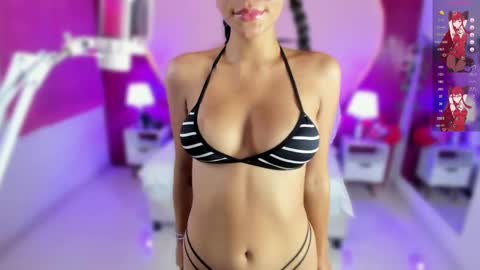 Snapshot of lauramartin1 chatting on February 18, 12:37 am Laura MartinGMT-5 2200-0600 online show from February 18, 12:37 am