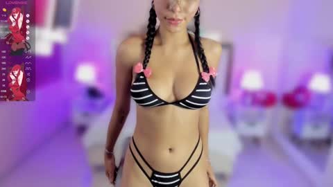 Snapshot of lauramartin1 chatting on March 4, 12:50 am Laura MartinGMT-5 2200-0600 online show from March 4, 12:50 am