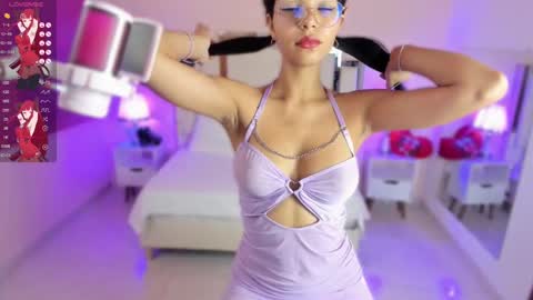 Snapshot of lauramartin1 chatting on March 5, 12:49 am Laura MartinGMT-5 2200-0600 online show from March 5, 12:49 am