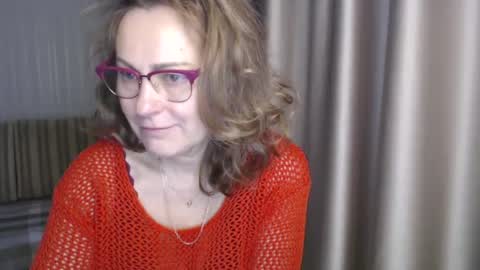 Lauraoven1 online show from January 8, 8:27 am