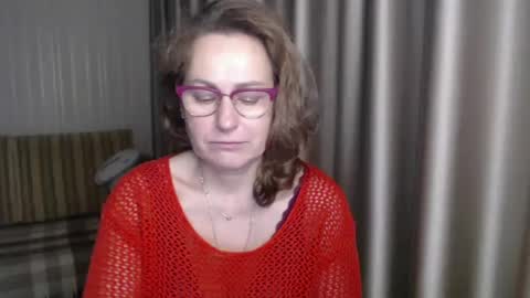 Lauraoven1 online show from January 10, 7:00 pm