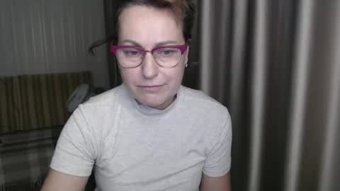 Lauraoven1 online show from January 14, 5:45 pm