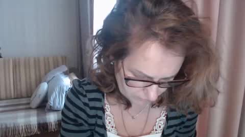 Lauraoven1 online show from February 17, 9:24 am