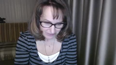 Lauraoven1 online show from February 19, 4:33 pm
