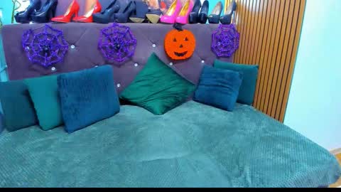 Laura online show from October 28, 5:11 am