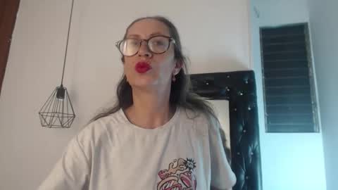 Snapshot of laurasofia45 chatting on February 12, 11:55 pm Laura Sofia online show from February 12, 11:55 pm