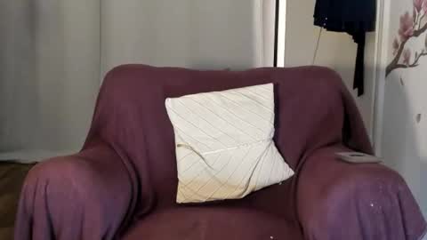 Snapshot of laurasommer chatting on September 9, 6:07 pm Laura Lara Sommer online show from September 9, 6:07 pm