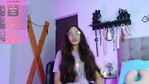 Snapshot of laureen_brown chatting on November 23, 4:40 pm Laura online show from November 23, 4:40 pm