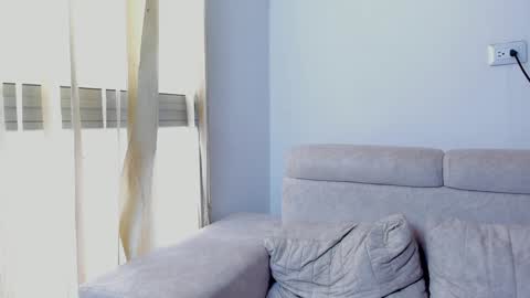 Snapshot of laureent__ chatting on December 28, 3:04 pm Laureent online show from December 28, 3:04 pm