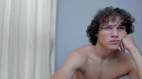 Snapshot of laureent__ chatting on December 29, 3:57 pm Laureent online show from December 29, 3:57 pm