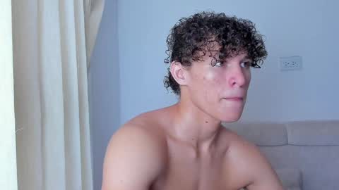 Snapshot of laureent__ chatting on January 23, 8:45 pm Laureent online show from January 23, 8:45 pm