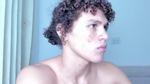 Snapshot of laureent__ chatting on February 9, 10:42 am Laureent online show from February 9, 10:42 am