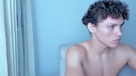 Snapshot of laureent__ chatting on February 10, 7:58 am Laureent online show from February 10, 7:58 am