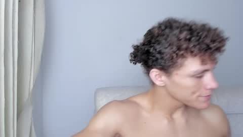 Snapshot of laureent__ chatting on February 12, 10:03 am Laureent online show from February 12, 10:03 am