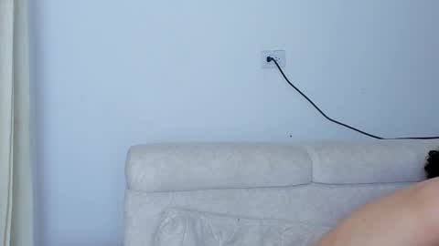 Snapshot of laureent__ chatting on February 15, 8:11 am Laureent online show from February 15, 8:11 am