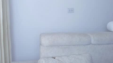 Snapshot of laureent__ chatting on February 16, 11:16 am Laureent online show from February 16, 11:16 am