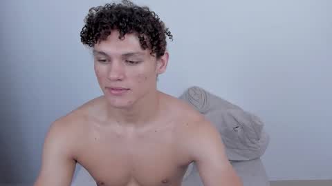 Snapshot of laureent__ chatting on March 11, 9:37 pm Laureent online show from March 11, 9:37 pm