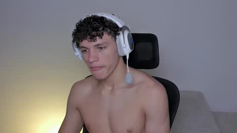 Snapshot of laureent__ chatting on September 10, 7:47 pm Laureent online show from September 10, 7:47 pm