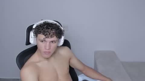 Snapshot of laureent__ chatting on September 15, 7:14 pm Laureent online show from September 15, 7:14 pm