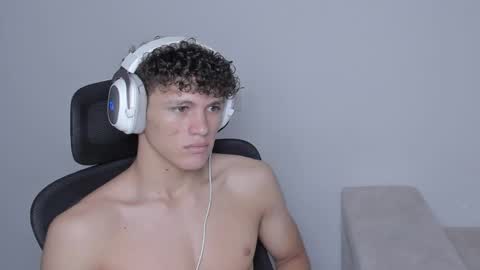 Snapshot of laureent__ chatting on September 22, 8:00 pm Laureent online show from September 22, 8:00 pm