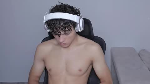 Snapshot of laureent__ chatting on September 28, 6:57 pm Laureent online show from September 28, 6:57 pm