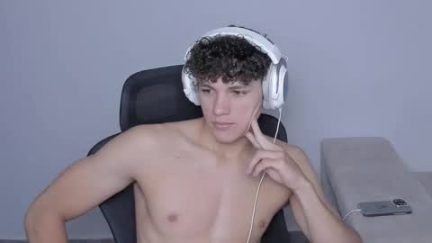 Snapshot of laureent__ chatting on October 2, 9:44 pm Laureent online show from October 2, 9:44 pm