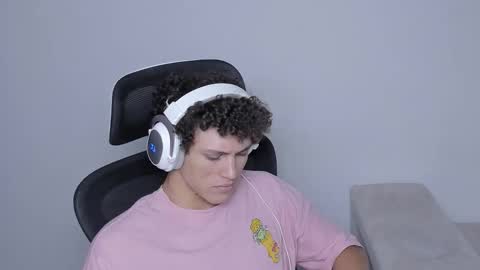 Snapshot of laureent__ chatting on October 4, 7:06 am Laureent online show from October 4, 7:06 am