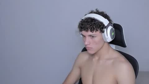 Snapshot of laureent__ chatting on October 6, 3:04 am Laureent online show from October 6, 3:04 am