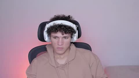 Snapshot of laureent__ chatting on October 8, 5:27 am Laureent online show from October 8, 5:27 am