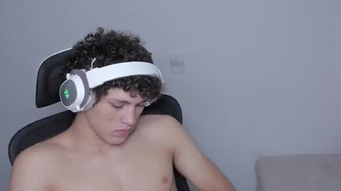 Snapshot of laureent__ chatting on October 11, 7:07 am Laureent online show from October 11, 7:07 am