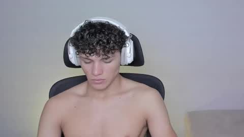 Snapshot of laureent__ chatting on October 14, 6:25 am Laureent online show from October 14, 6:25 am