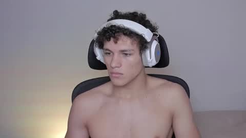 Snapshot of laureent__ chatting on October 15, 8:58 am Laureent online show from October 15, 8:58 am