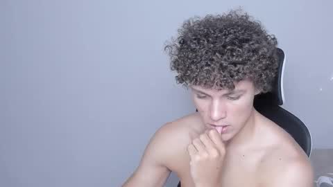 Snapshot of laureent__ chatting on October 17, 8:44 pm Laureent online show from October 17, 8:44 pm