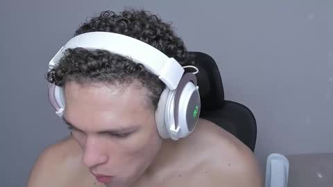 Snapshot of laureent__ chatting on October 23, 7:12 pm Laureent online show from October 23, 7:12 pm