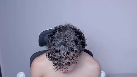 Snapshot of laureent__ chatting on November 19, 5:24 pm Laureent online show from November 19, 5:24 pm