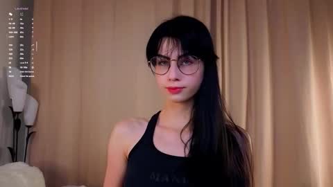 Snapshot of laureljarrar chatting on October 11, 11:42 am Arline online show from October 11, 11:42 am
