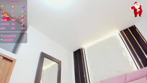 Snapshot of laurem_paulette chatting on December 29, 7:22 pm Laurem online show from December 29, 7:22 pm