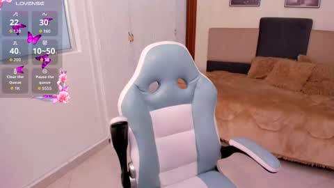 Lauren online show from October 22, 6:29 pm