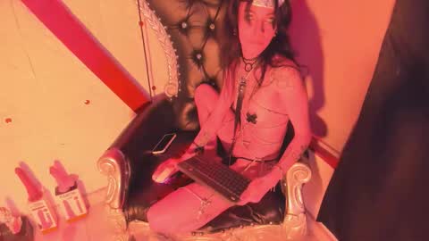 Snapshot of lauren_evans96 chatting on November 15, 4:10 am Lauren evans9 online show from November 15, 4:10 am