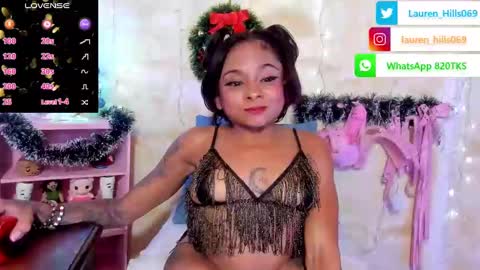 Snapshot of lauren_hills7069 chatting on December 14, 4:34 am Lauren online show from December 14, 4:34 am