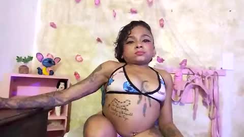 Snapshot of lauren_hills7069 chatting on January 14, 4:15 am Lauren online show from January 14, 4:15 am