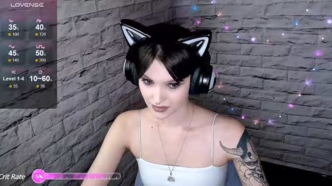 Snapshot of lauren_raquel chatting on December 3, 5:23 pm Eva online show from December 3, 5:23 pm