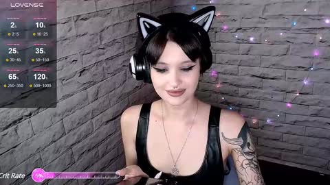 Snapshot of lauren_raquel chatting on December 5, 5:06 pm Eva online show from December 5, 5:06 pm