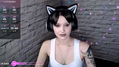 Snapshot of lauren_raquel chatting on December 6, 5:33 pm Eva online show from December 6, 5:33 pm