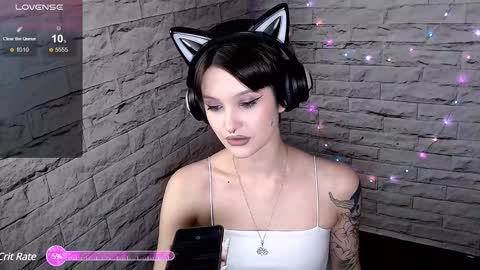 Snapshot of lauren_raquel chatting on December 7, 5:53 pm Eva online show from December 7, 5:53 pm